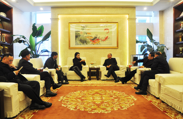 上海市裝飾裝修行業(yè)協(xié)會(huì)領(lǐng)導(dǎo)到藍(lán)天裝飾公司調(diào)研